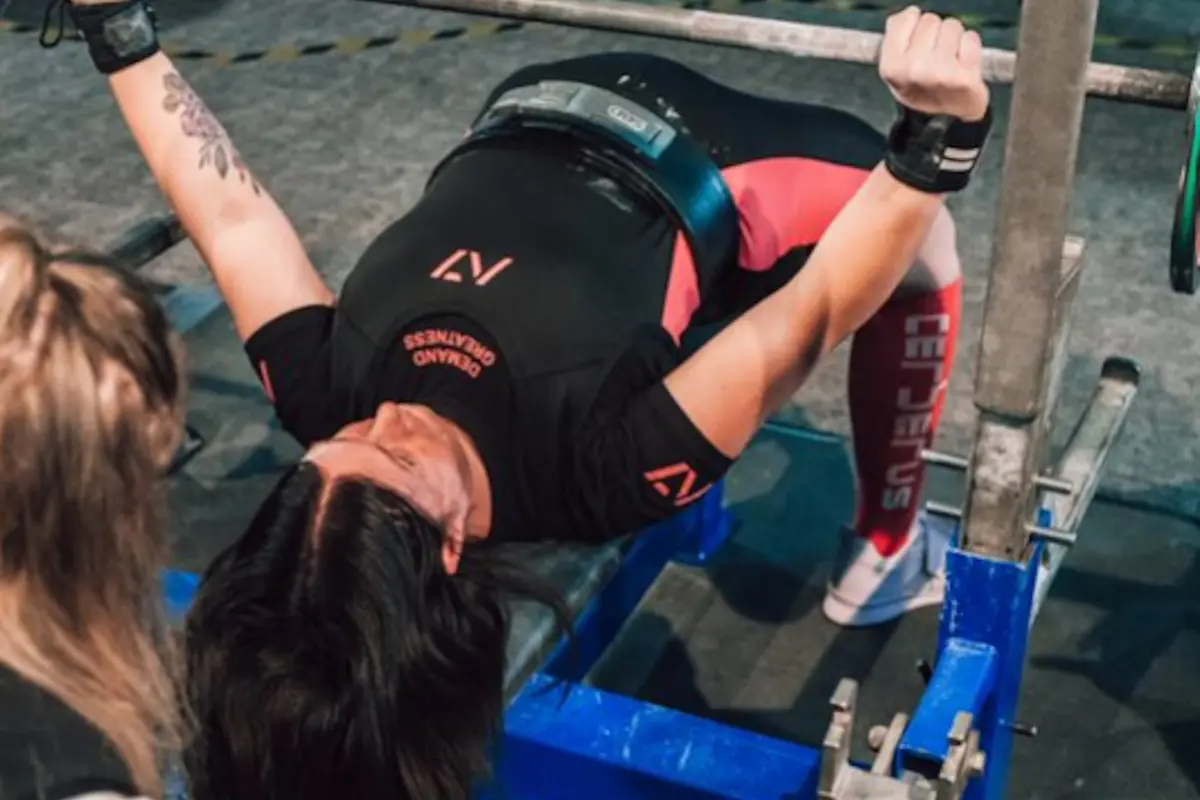 IPF Bench Press Commands: Dominate Your Competition